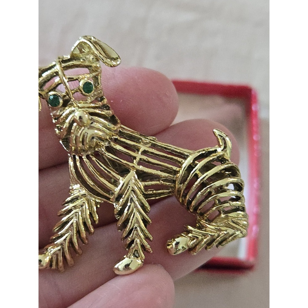 Vintages Gerry's Gold Tone Dog Brooch Green Rhinestone Eyes Gift 2 Inch